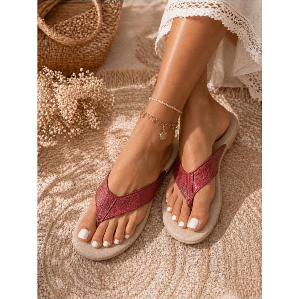 boc Women's Burgundy Textured Thong Sandals